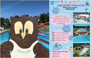 Bildcollage med två bilder som visar affisch över arrangemang på Ugglebadet den 18 augusti. Affischen går i blå och ljusröd nyans och innehåller programtider och bilder på badet förr och nu. Den första och största bilden visar en Uggla på en skylt som står framför bassängerna på Ugglebadet.