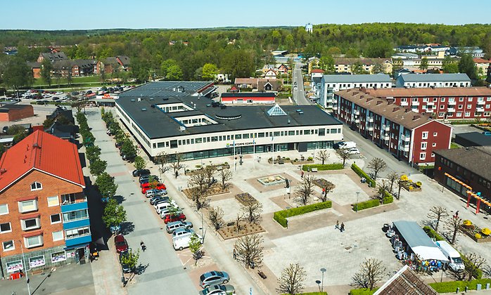 Torget i Perstorp om våren. Drönarbild.